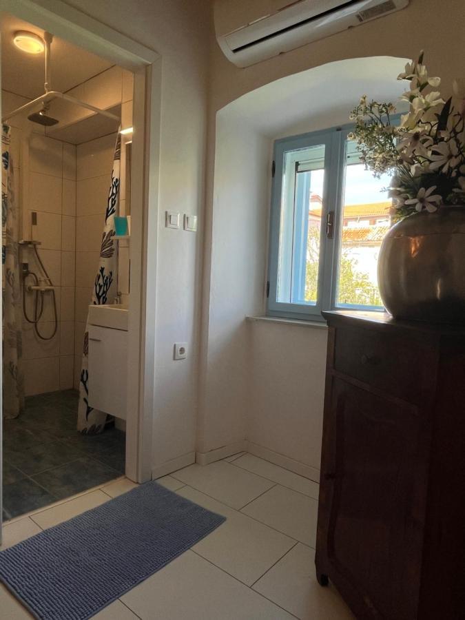 Gemuetliches Apartment In Der Altstadt V. Punat Ngoại thất bức ảnh